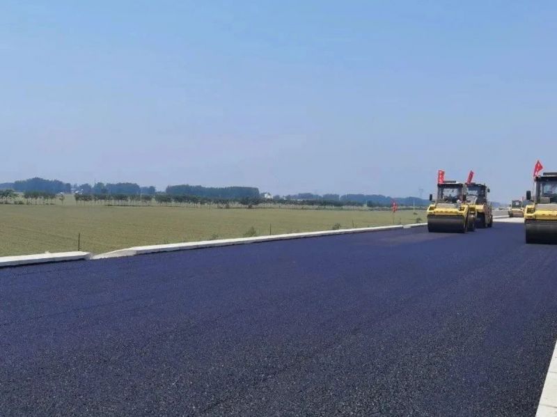 許信高速透層、封層和瀝青下面層試驗段攤鋪圓 滿成功